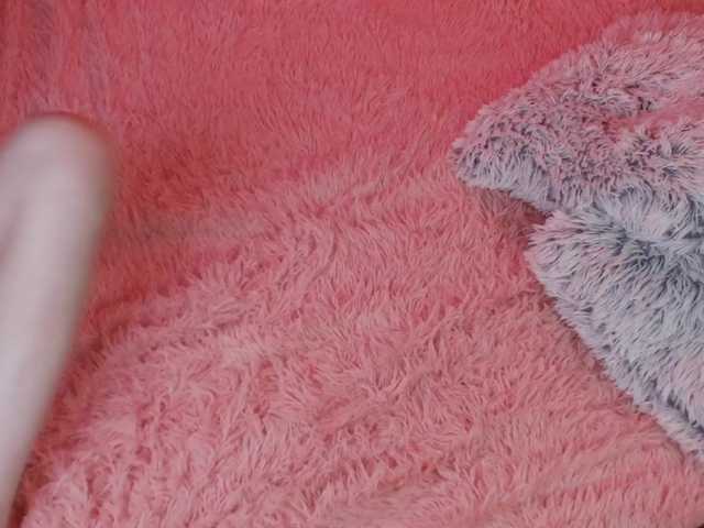 GlitchDoll live webcam show
