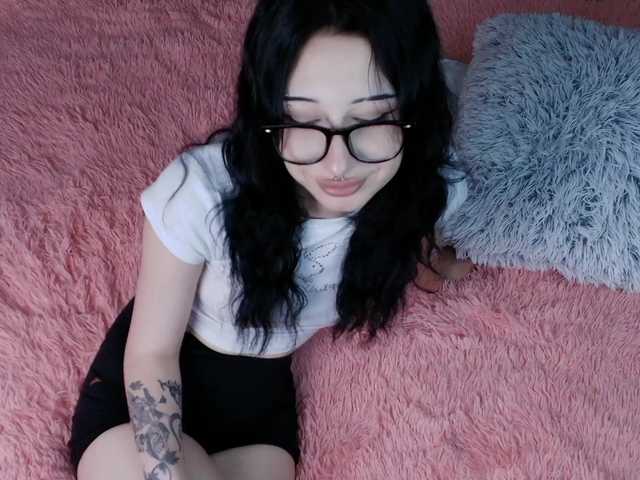 GlitchDoll live cam on BongaCams