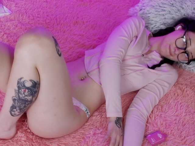 GlitchDoll live cam on BongaCams