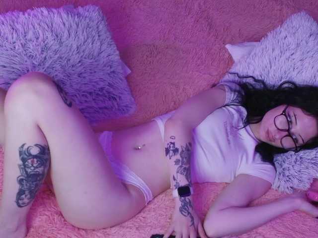 GlitchDoll live cam on BongaCams