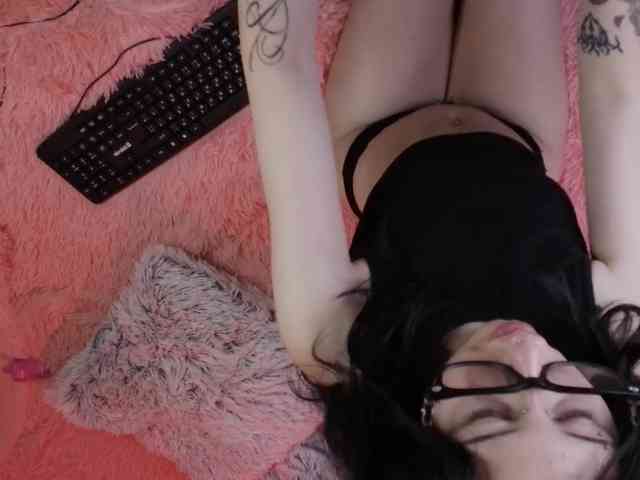GlitchDoll webcam