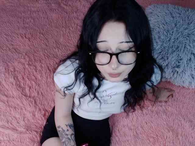 GlitchDoll webcam