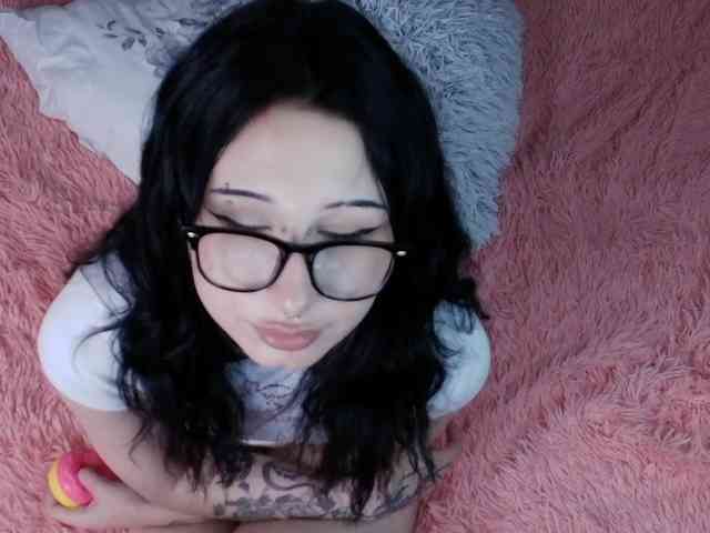 GlitchDoll webcam