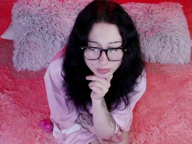 GlitchDoll webcam