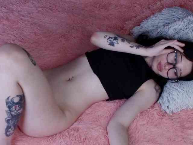 GlitchDoll webcam