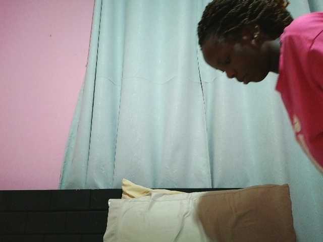 Kinky-1 live cam on BongaCams