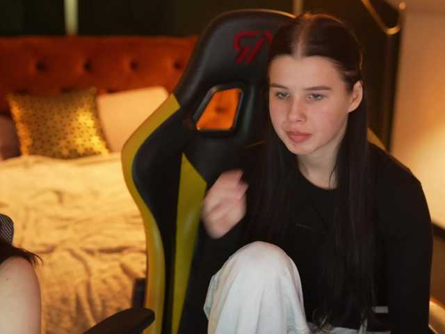 AnabelTeam054 live cam on BongaCams