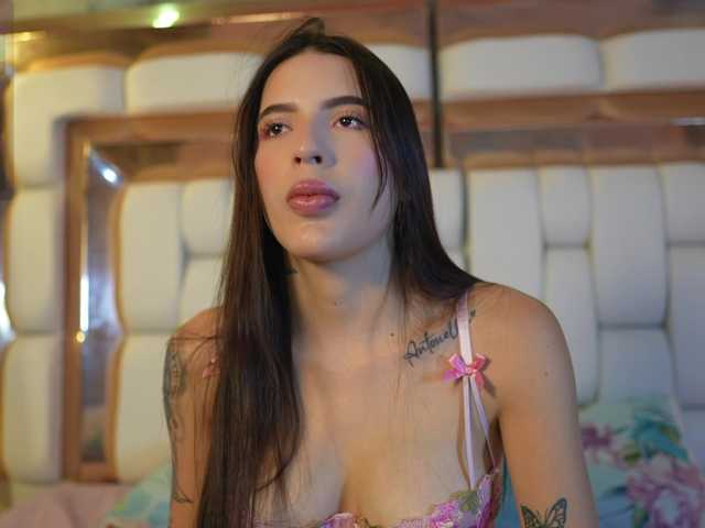 youngmommy live cam on BongaCams