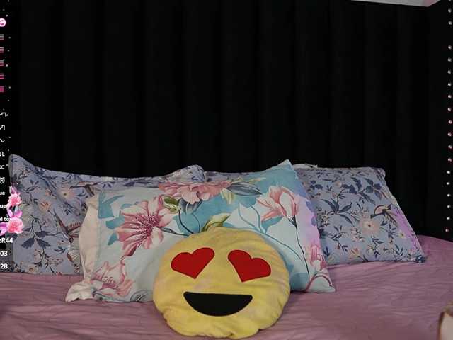 youngmommy live cam on BongaCams