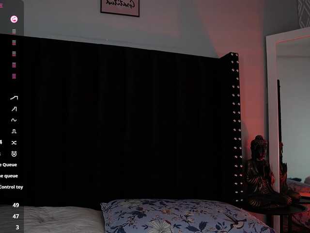 youngmommy live cam on BongaCams