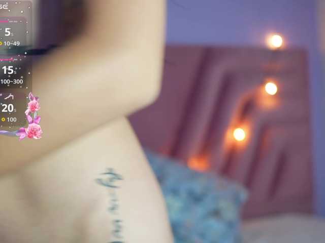 youngmommy live cam on BongaCams