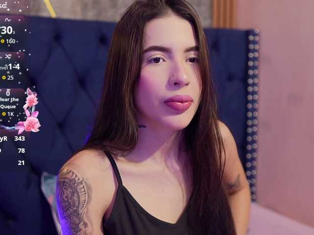 youngmommy live cam on BongaCams