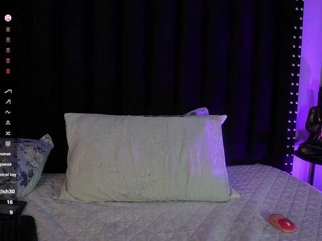 youngmommy live cam on BongaCams