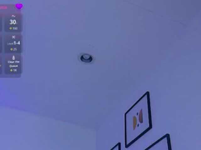youngmommy live cam on BongaCams
