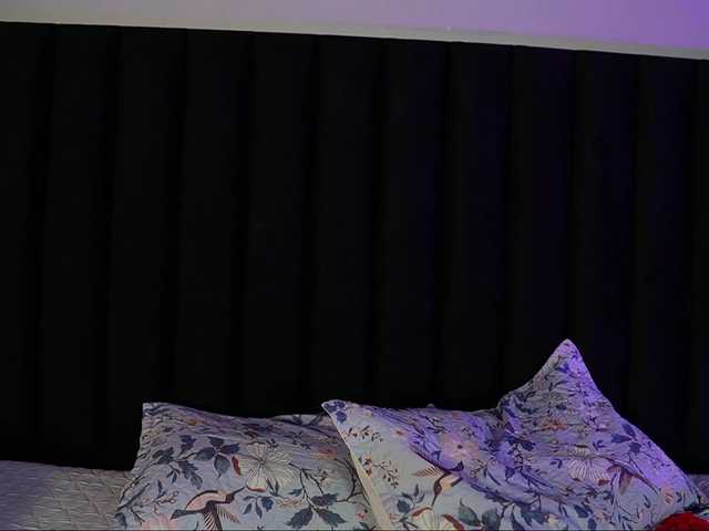 youngmommy live cam on BongaCams