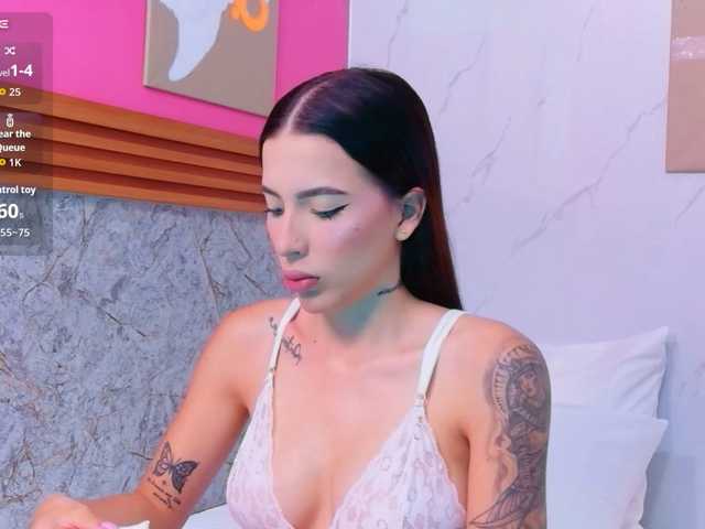 youngmommy live cam on BongaCams