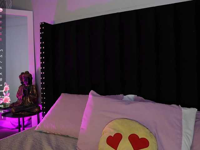 youngmommy live cam on BongaCams
