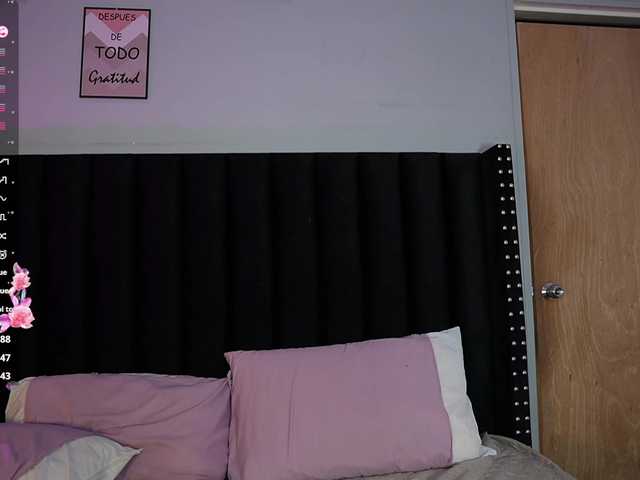 youngmommy live cam on BongaCams