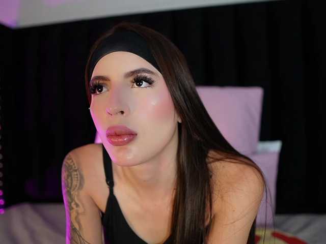youngmommy live cam on BongaCams