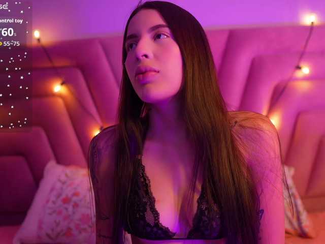 youngmommy live webcam show