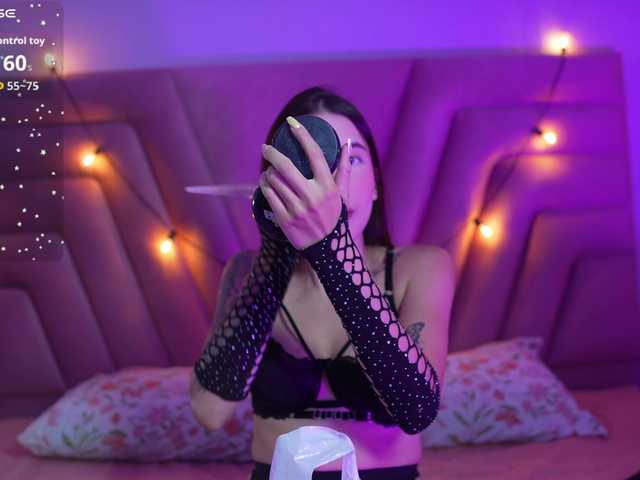 youngmommy live webcam show