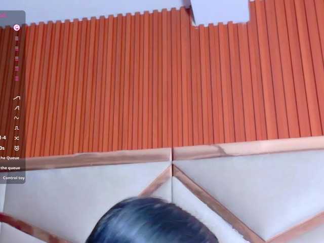 youngmommy live cam on BongaCams