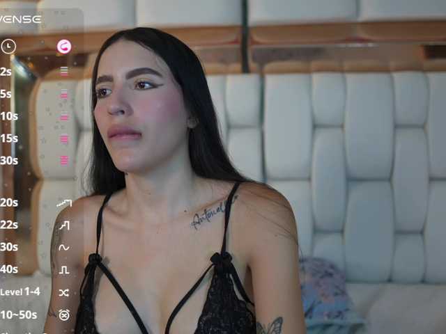 youngmommy live cam on BongaCams