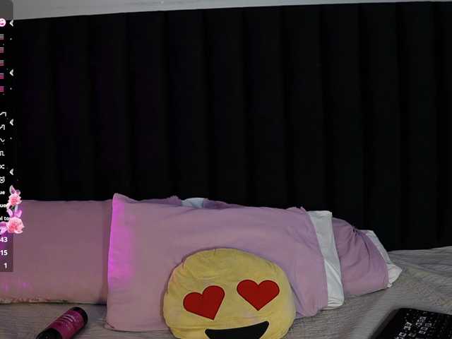 youngmommy live cam on BongaCams