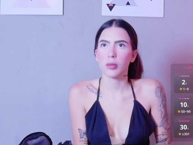 youngmommy live cam on BongaCams