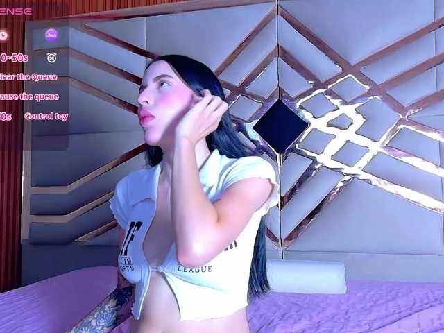 youngmommy live cam on BongaCams