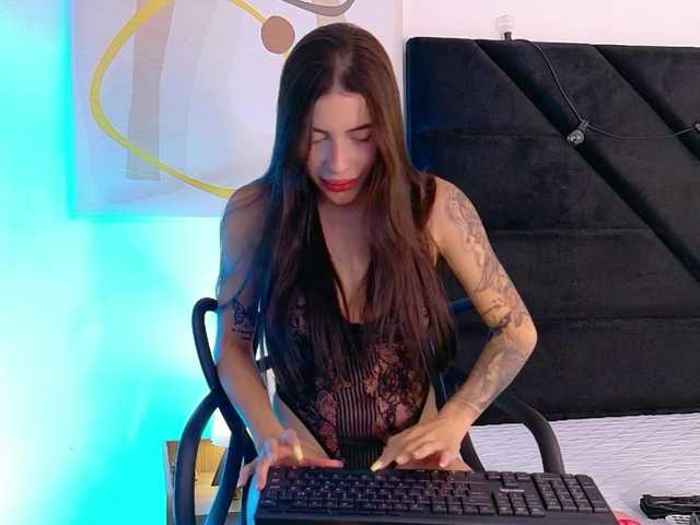 youngmommy live cam on BongaCams