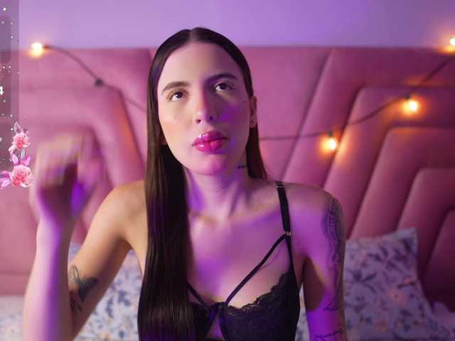 youngmommy live cam on BongaCams