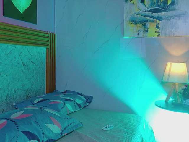 youngmommy live cam on BongaCams