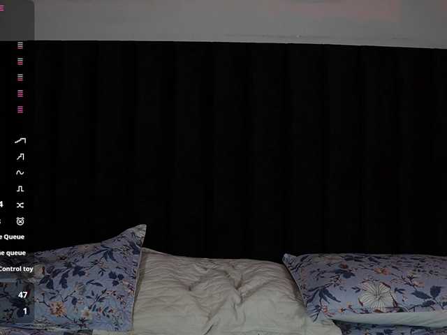 youngmommy live cam on BongaCams