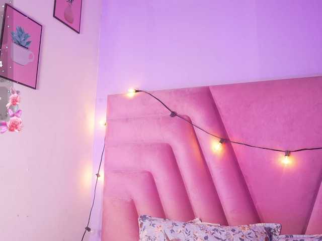 youngmommy live cam on BongaCams