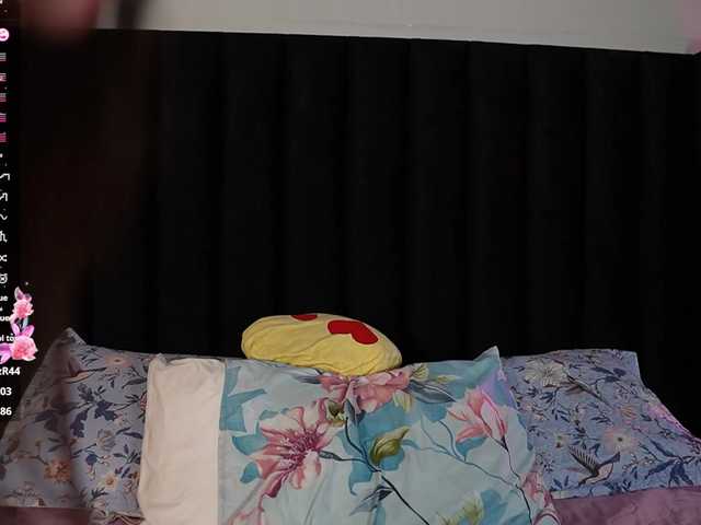 youngmommy live cam on BongaCams