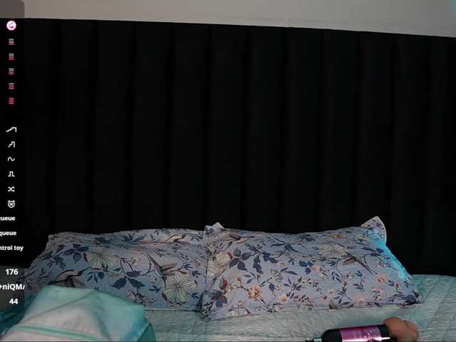 youngmommy live cam on BongaCams