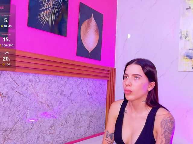 youngmommy live cam on BongaCams