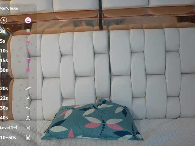 youngmommy live cam on BongaCams