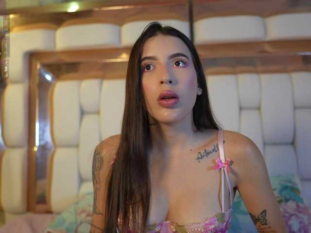 youngmommy live cam on BongaCams