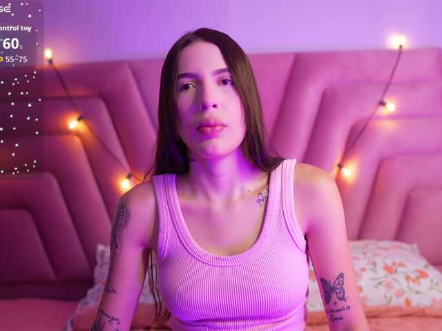 youngmommy live cam on BongaCams