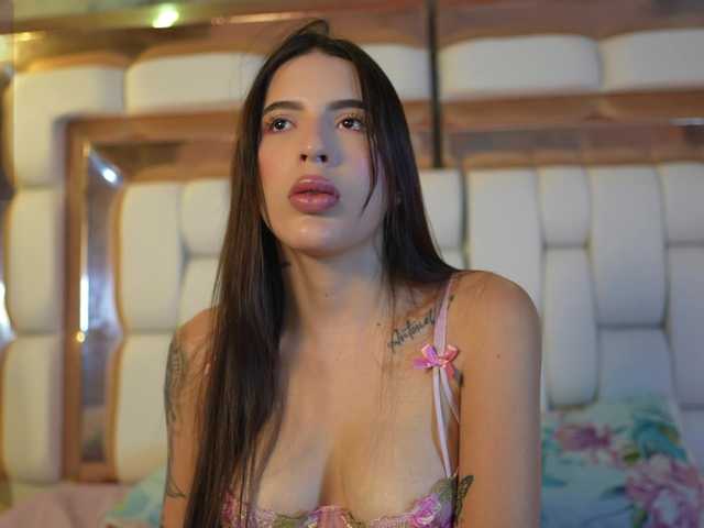 youngmommy live cam on BongaCams
