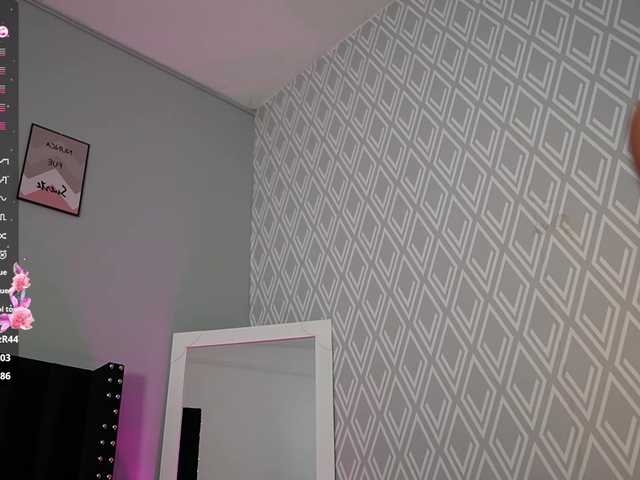 youngmommy live cam on BongaCams