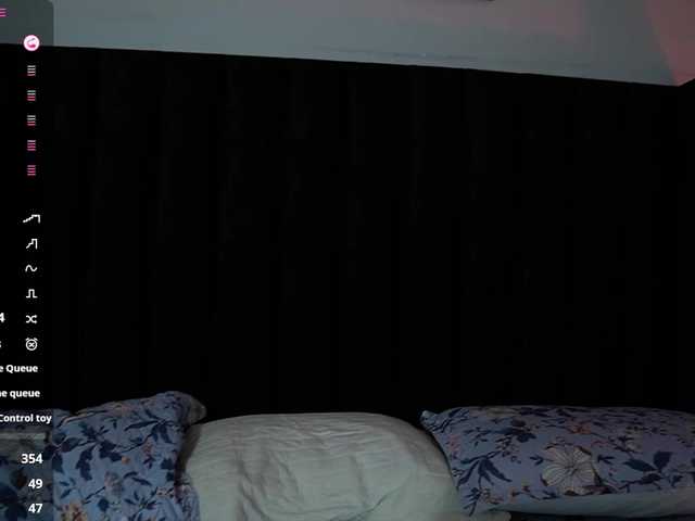 youngmommy live cam on BongaCams