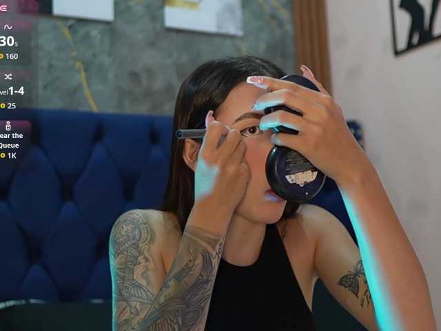 youngmommy live cam on BongaCams