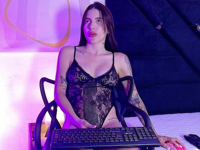 youngmommy live cam on BongaCams