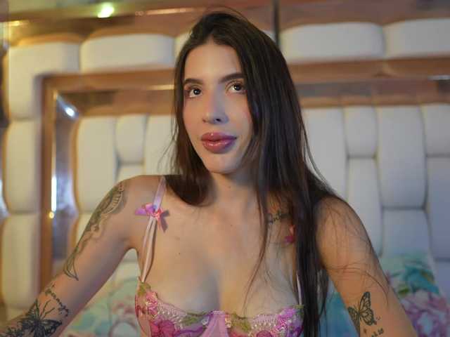 youngmommy live cam on BongaCams