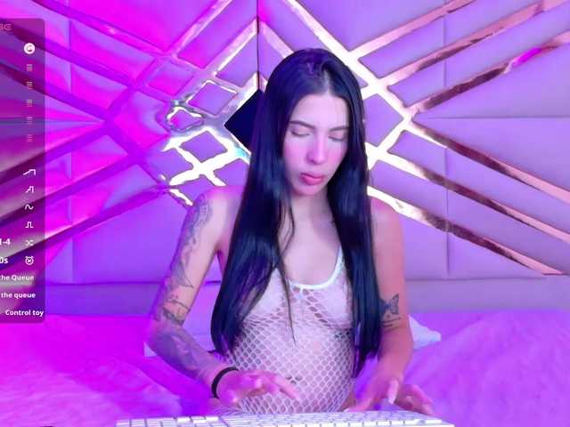 youngmommy live cam on BongaCams