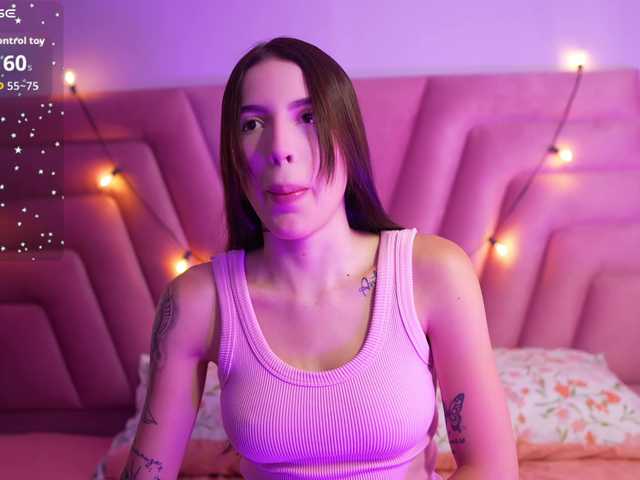 youngmommy live cam on BongaCams