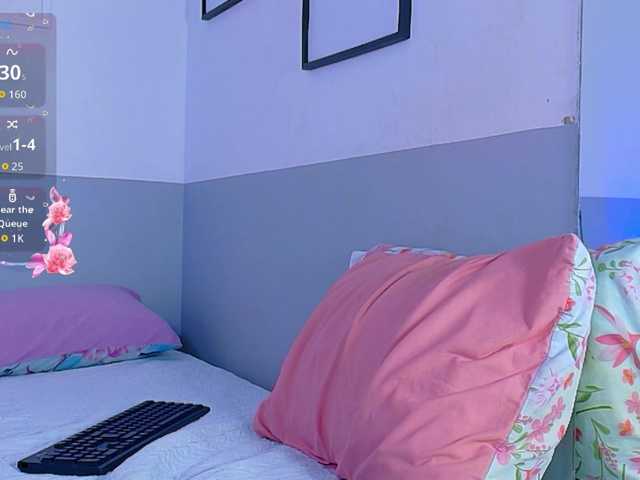 youngmommy live cam on BongaCams